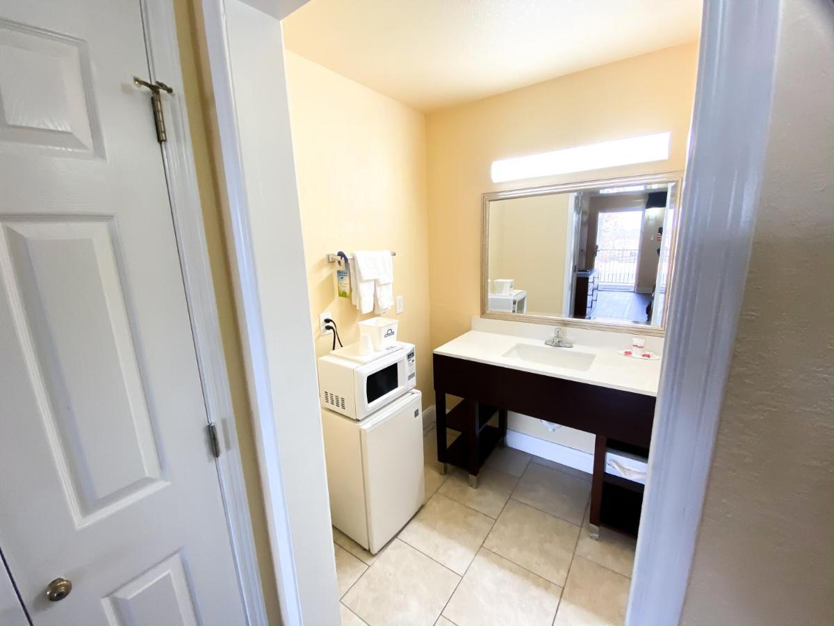 Econo Lodge Richmond-North Chesterfield Zewnętrze zdjęcie